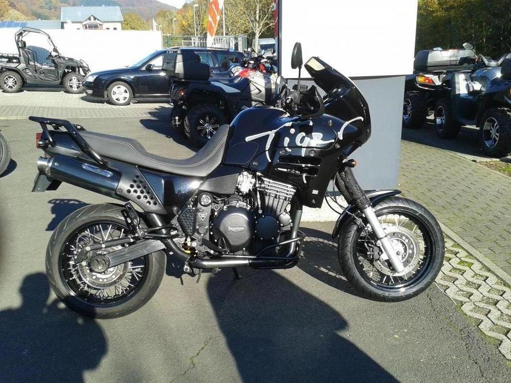 Panneau Latéral Droit Triumph Tiger 900 T400 – 1994 – Réf A111C